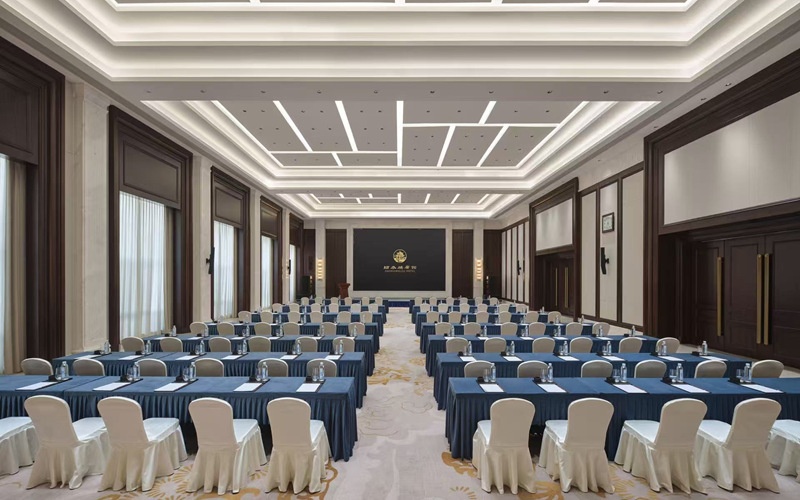 徽苑-天柱厅 [ 最大20桌 · 高6.0m · 无柱 · 长方形 · 低消4688 ]