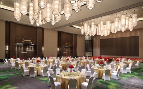 宴会厅 [ 最大40桌 · 高8.0m · 无柱 ·  ]