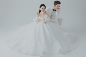 山橘月婚纱摄影工作室