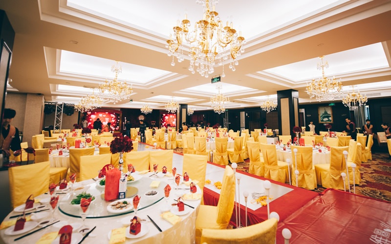 【宁波洲港大酒店(原棕榈湾)_宴会厅婚庆布置】(图)_婚宴布置,婚礼