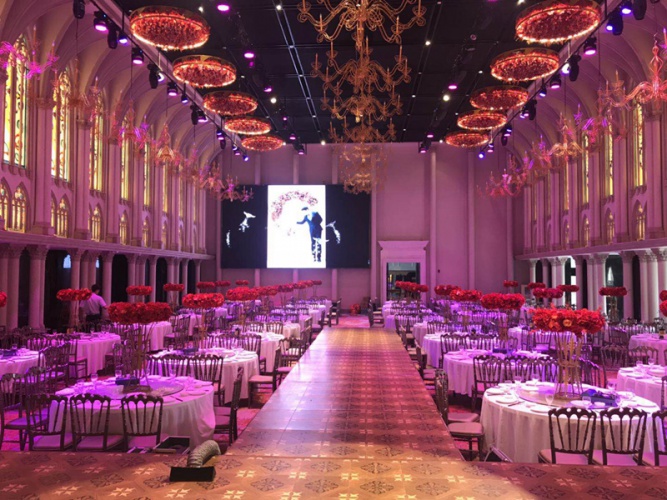 【明月东一国际大酒店_宴会厅婚庆布置】(图)_婚宴布置,婚礼场地布置