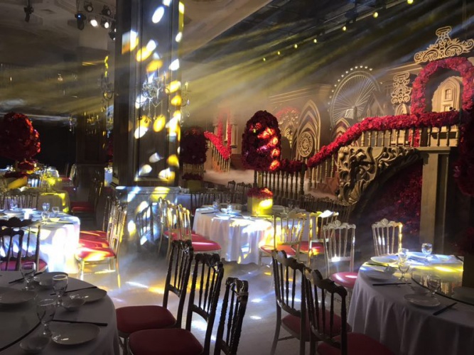 【明月东一国际大酒店_宴会厅婚庆布置】(图)_婚宴布置,婚礼场地布置